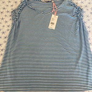 Vineyard vines top